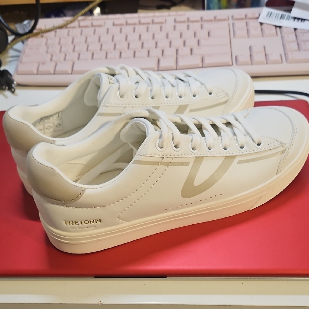 Tretorn White Low-Top Sneakers with Light Gray Detail